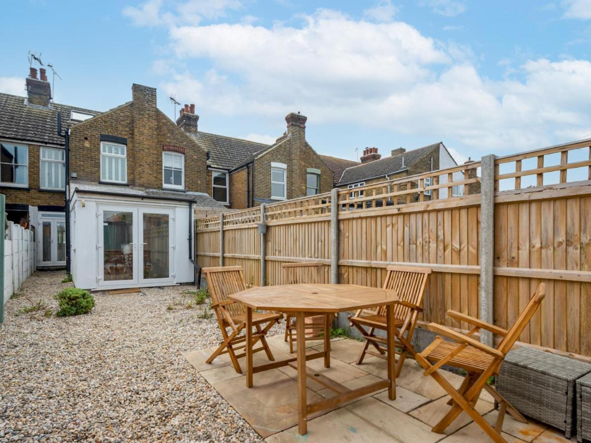 Pass The Keys 3 Bed Scandi Heaven Minutes From The Beach Whitstable Exterior photo